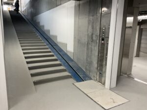 中野区囲町自転車駐輪場